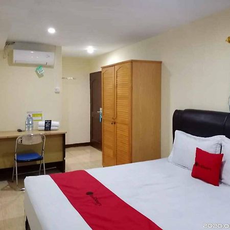 Hotel Reddoorz At Jalan Japaris Medan Extérieur photo
