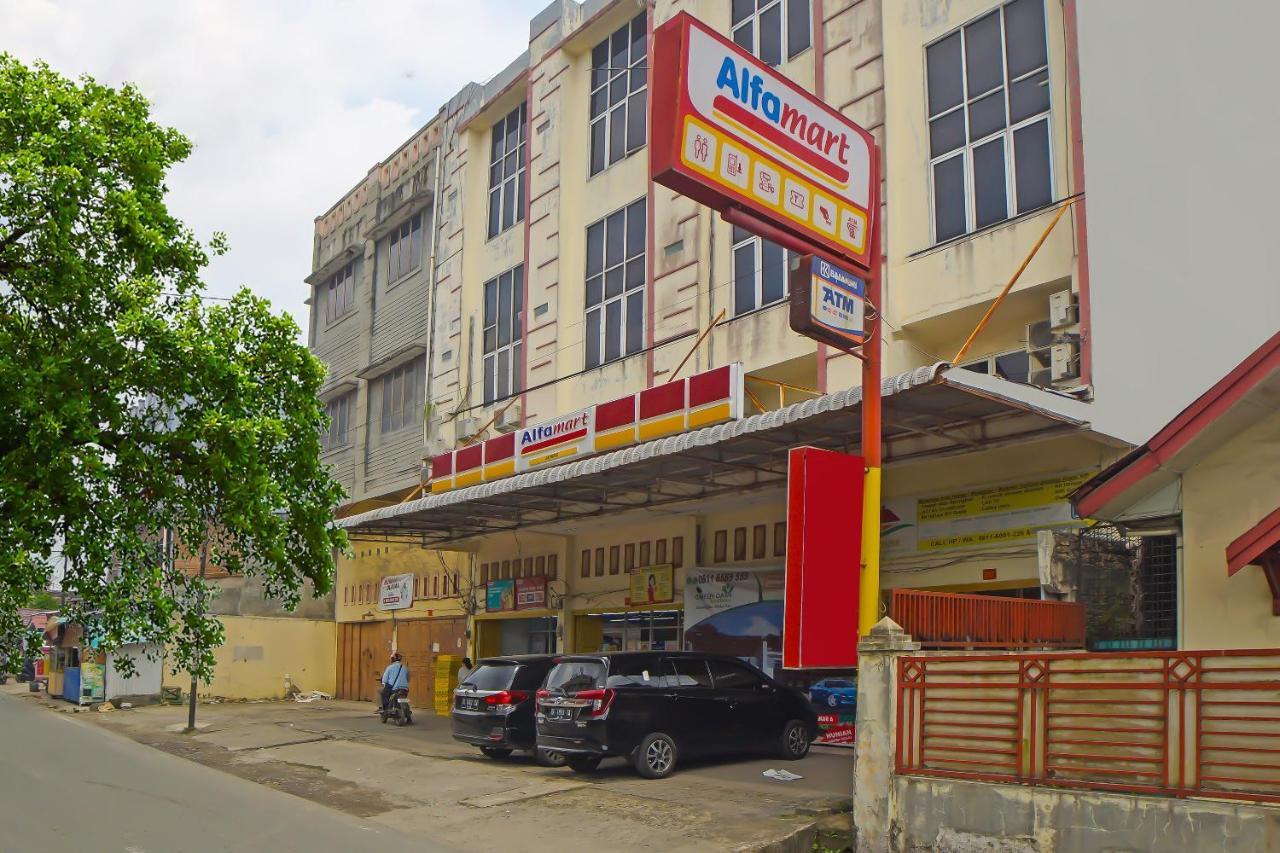 Hotel Reddoorz At Jalan Japaris Medan Extérieur photo