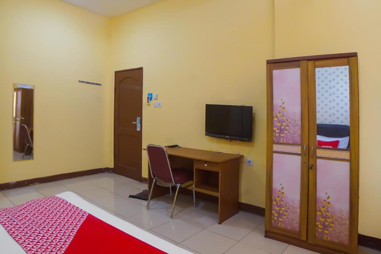 Hotel Reddoorz At Jalan Japaris Medan Extérieur photo