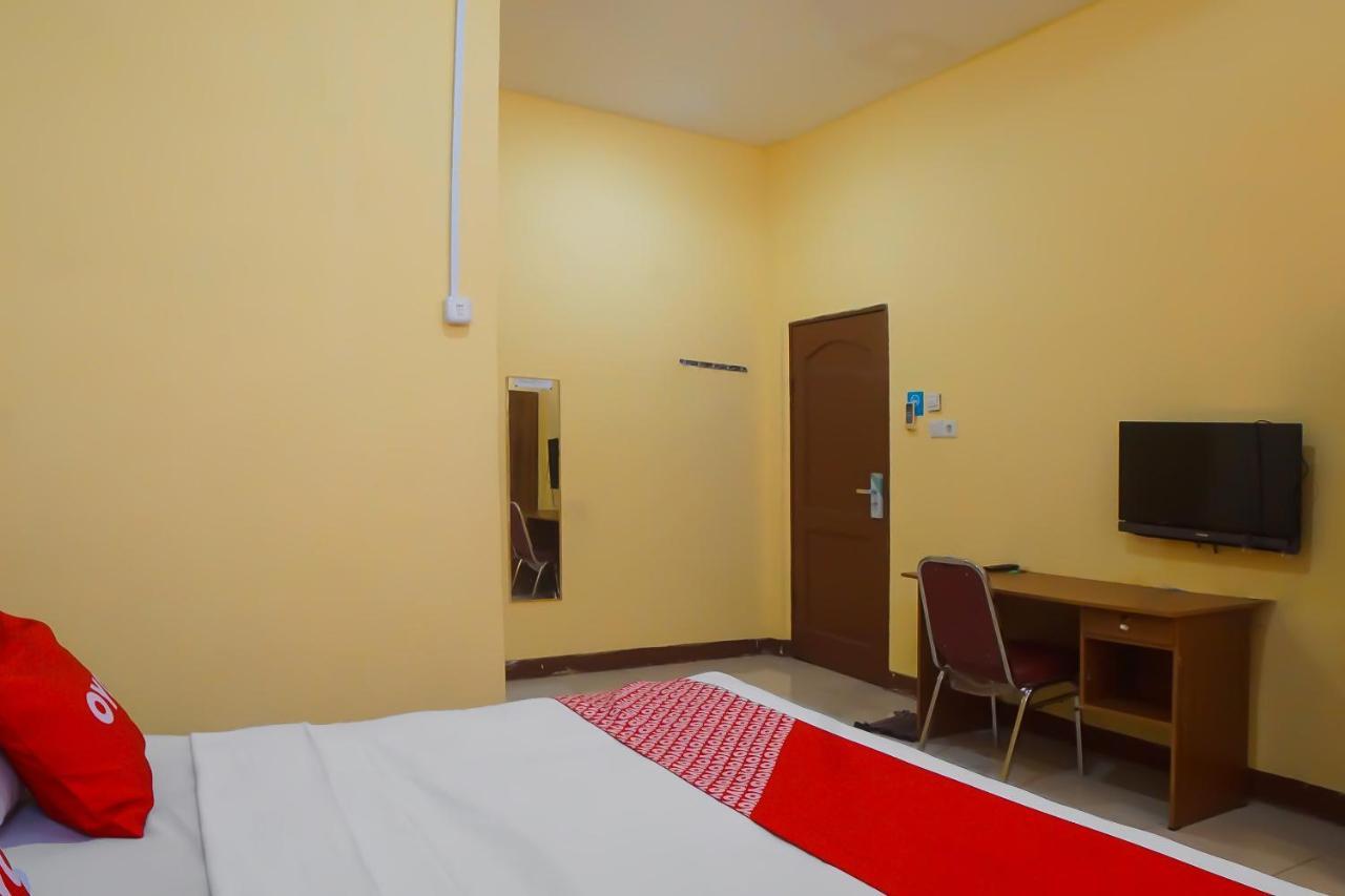 Hotel Reddoorz At Jalan Japaris Medan Extérieur photo